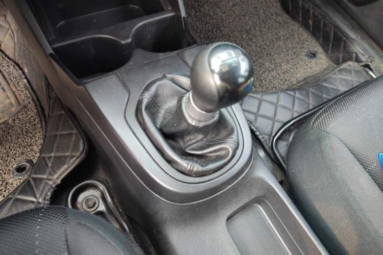 Used Honda Fit 2014 1.5L LX Manual Comfort Model Gear Lever