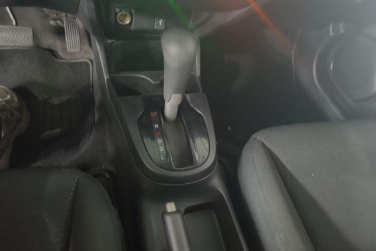 Used Honda Fit 2014 1.5L LX CVT Comfort Model Gear Lever