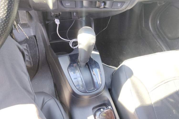 Used Honda Fit 2014 1.5L LX CVT Comfort Model Gear Lever