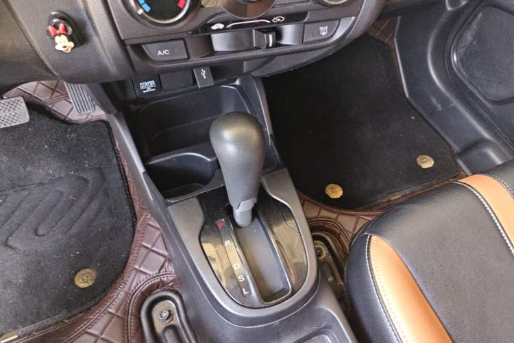 Used Honda Fit 2014 1.5L LX CVT Comfort Model Gear Lever