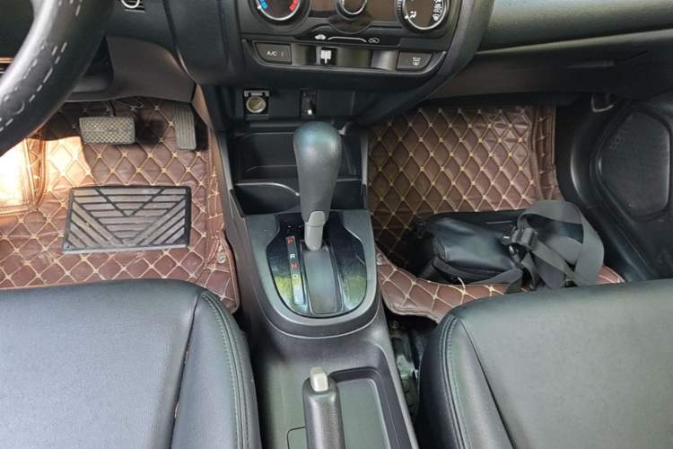 Used Honda Fit 2014 1.5L LX CVT Comfort Model Gear Lever