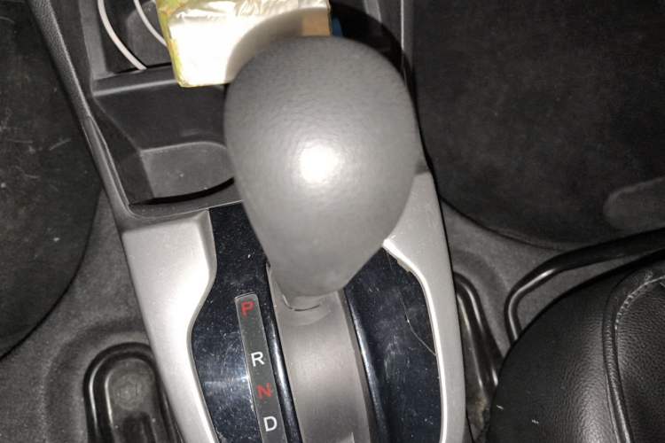 Used Honda Fit 2014 1.5L SE CVT Fashion Model Gear Lever