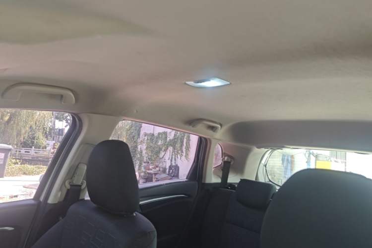 Used Honda Fit 2014 1.5L SE CVT Fashion Model Headliner