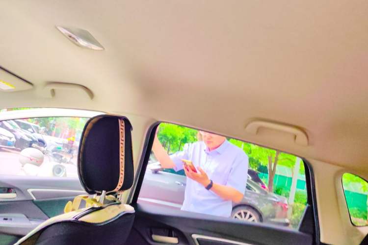 Used Honda Fit 2014 1.5L SE CVT Fashion Model Headliner