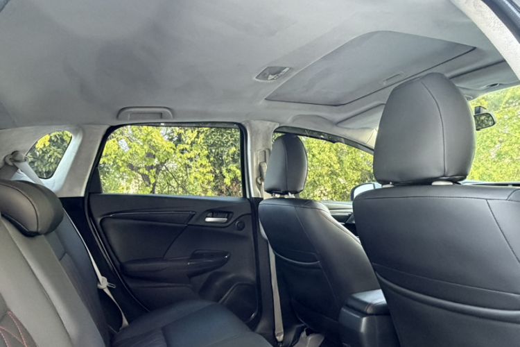 Used Honda Fit 2014 1.5L EXLI CVT Leading Model Headliner