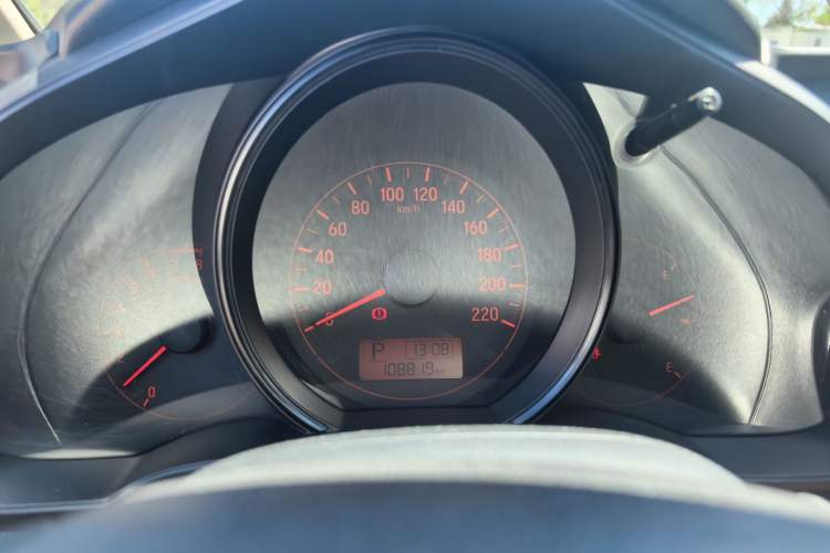 Used Honda Fit 2014 1.5L LX CVT Comfort Model Instrument Cluster