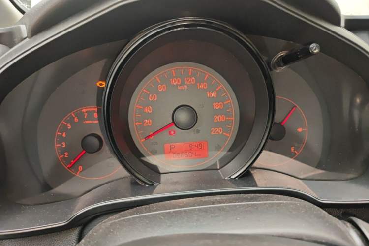 Used Honda Fit 2014 1.5L SE CVT Fashion Model Instrument Cluster