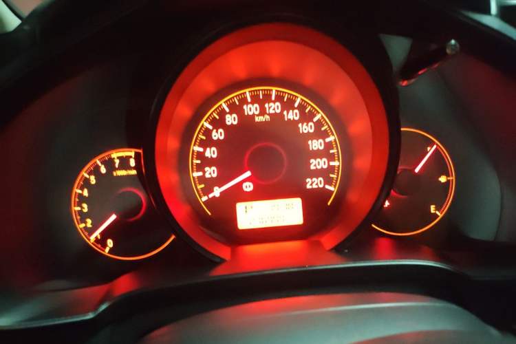 Used Honda Fit 2014 1.5L SE CVT Fashion Model Instrument Cluster