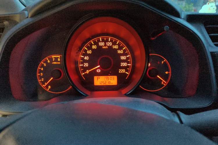 Used Honda Fit 2014 1.5L LX CVT Comfort Model Instrument Cluster