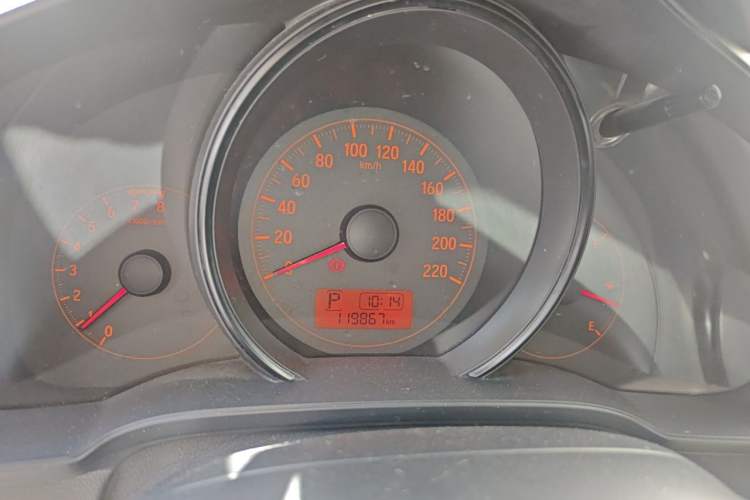 Used Honda Fit 2014 1.5L LX CVT Comfort Model Instrument Cluster