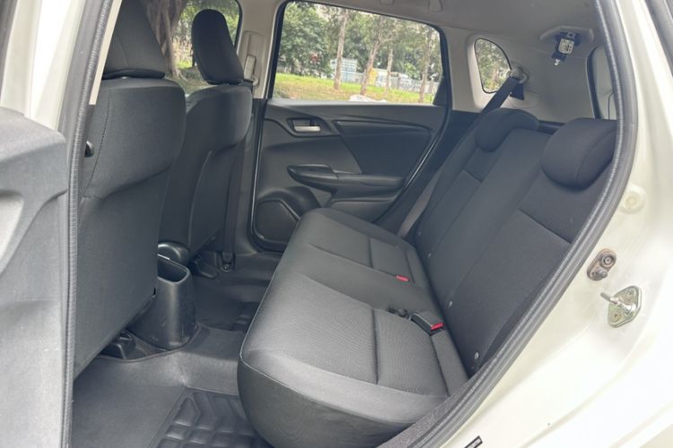 Used Honda Fit 2014 1.5L LX CVT Comfort Model Interior 1