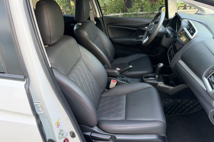 Used Honda Fit 2014 1.5L EXLI CVT Leading Model Interior 1