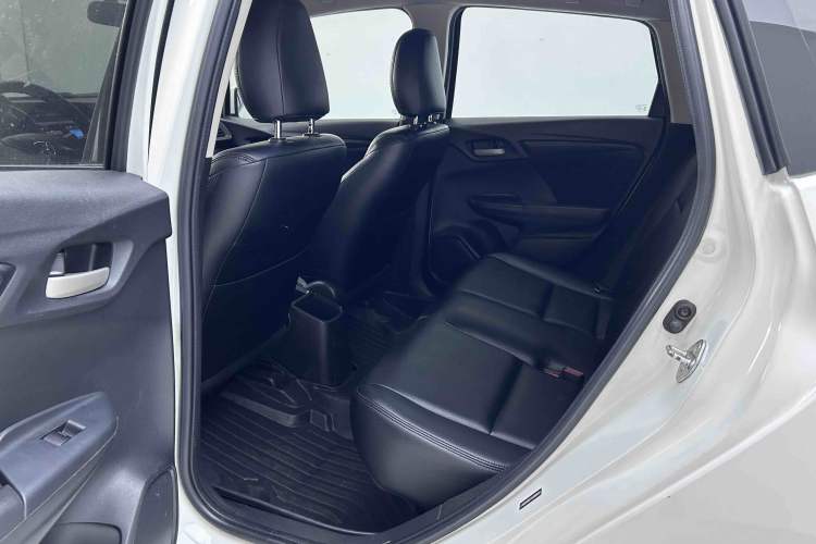 Used Honda Fit 2014 1.5L LX CVT Comfort Model Interior 2