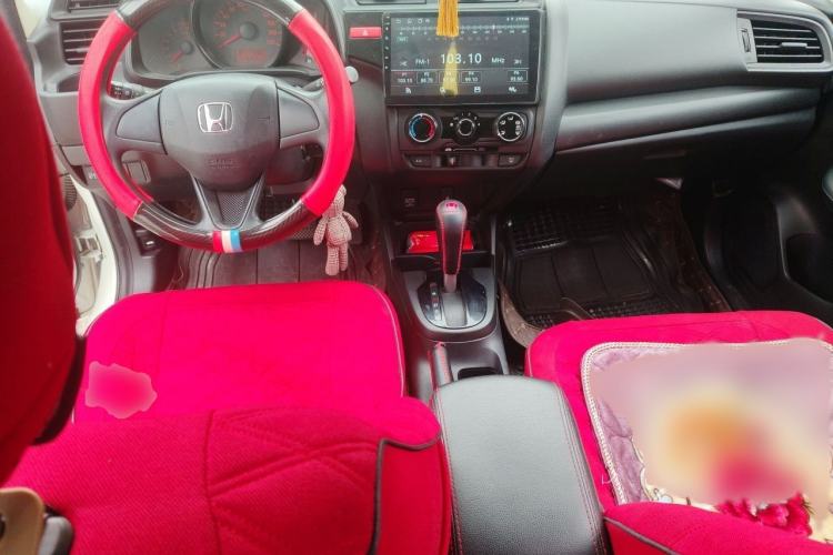 Used Honda Fit 2014 1.5L LX CVT Comfort Model Interior 2