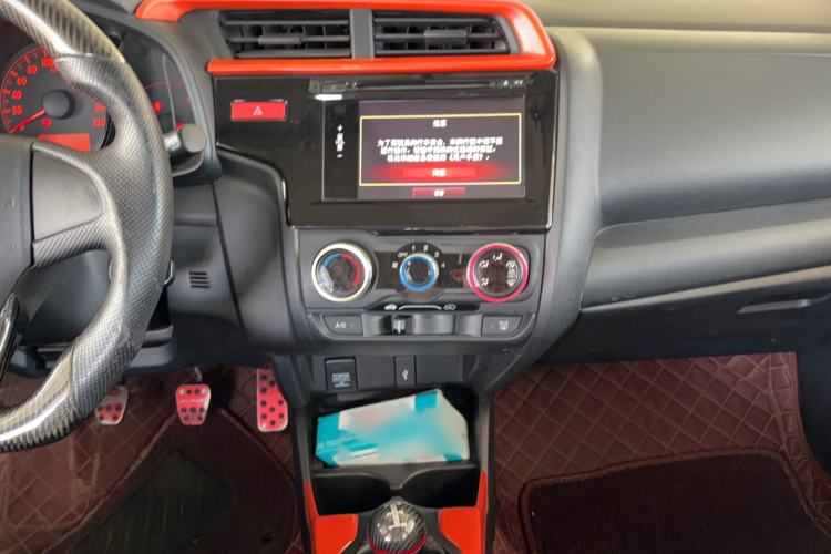 Used Honda Fit 2014 1.5L LX Manual Comfort Model Interior 2