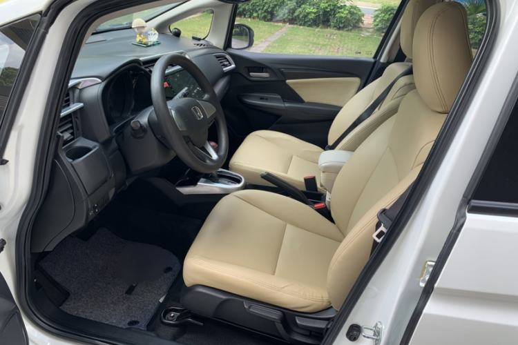 Used Honda Fit 2014 1.5L LX CVT Comfort Model Interior 2