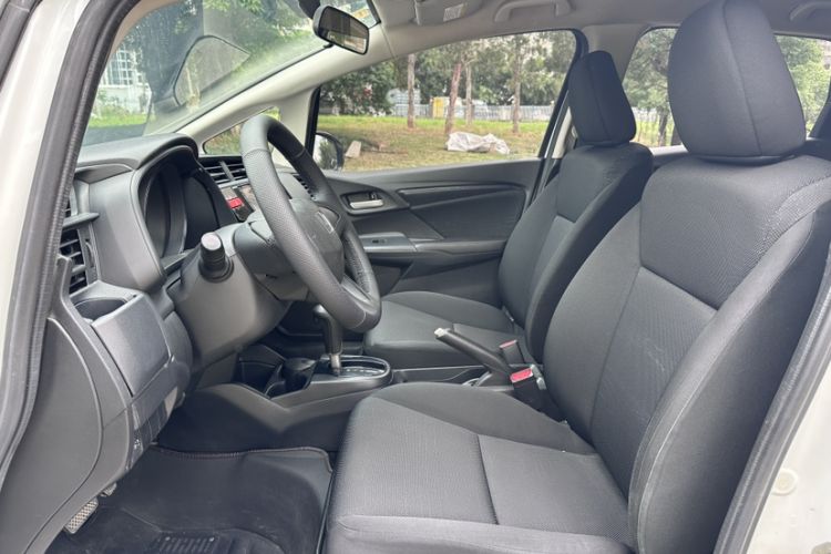 Used Honda Fit 2014 1.5L LX CVT Comfort Model Interior 3