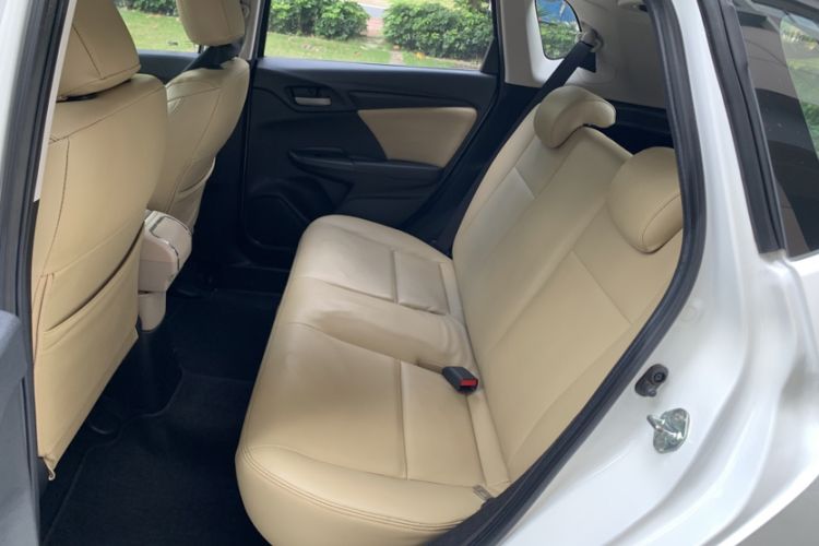 Used Honda Fit 2014 1.5L LX CVT Comfort Model Interior 3