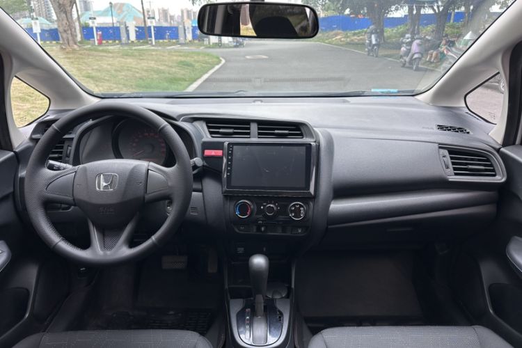 Used Honda Fit 2014 1.5L LX CVT Comfort Model Interior 4