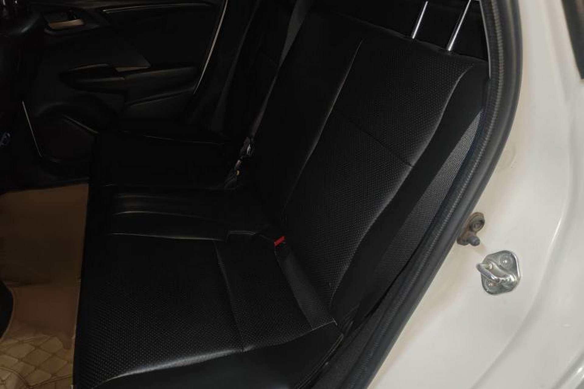 Used Honda Fit 2014 1.5L LX CVT Comfort Model Interior 4