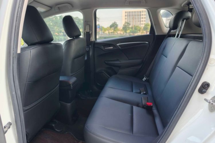 Used Honda Fit 2014 1.5L LX CVT Comfort Model Interior 4