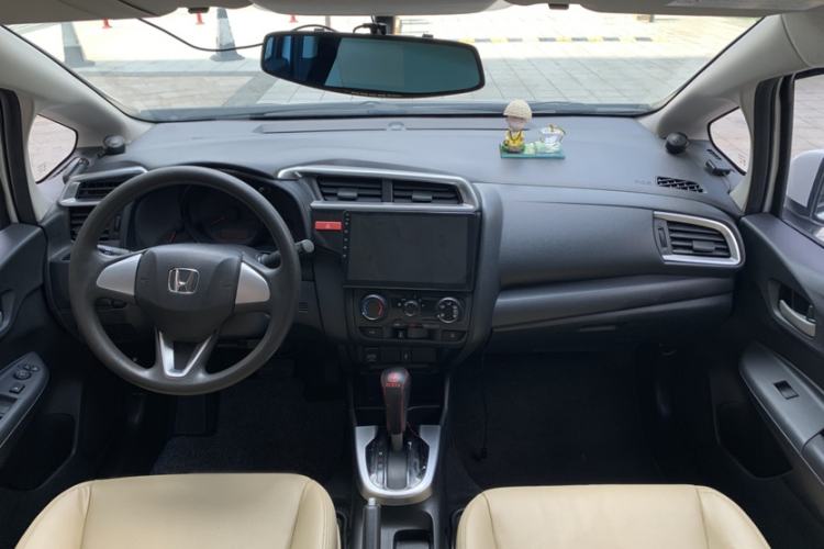 Used Honda Fit 2014 1.5L LX CVT Comfort Model Interior 5