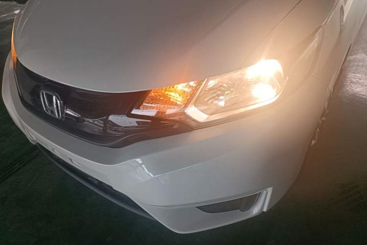 Used Honda Fit 2014 1.5L LX CVT Comfort Model Left Front Headlight
