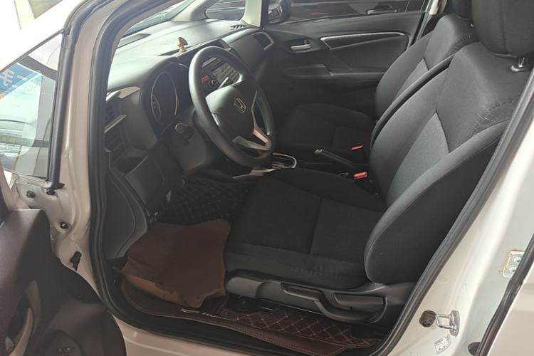 Used Honda Fit 2014 1.5L SE CVT Fashion Model Left Front Seat