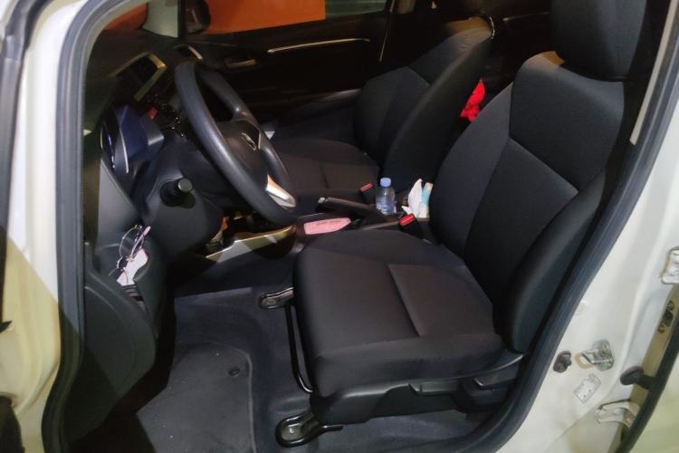 Used Honda Fit 2014 1.5L SE CVT Fashion Model Left Front Seat