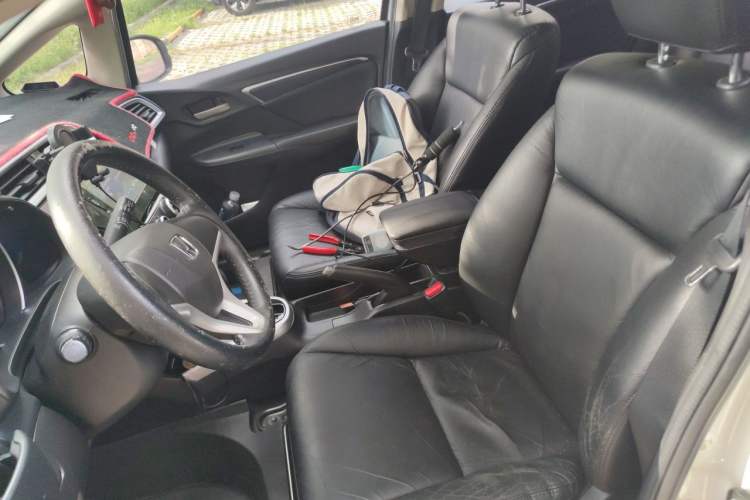 Used Honda Fit 2014 1.5L SE CVT Fashion Model Left Front Seat