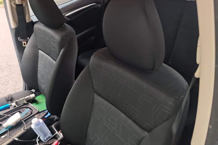 Used Honda Fit 2014 1.5L SE CVT Fashion Model Left Front Seat