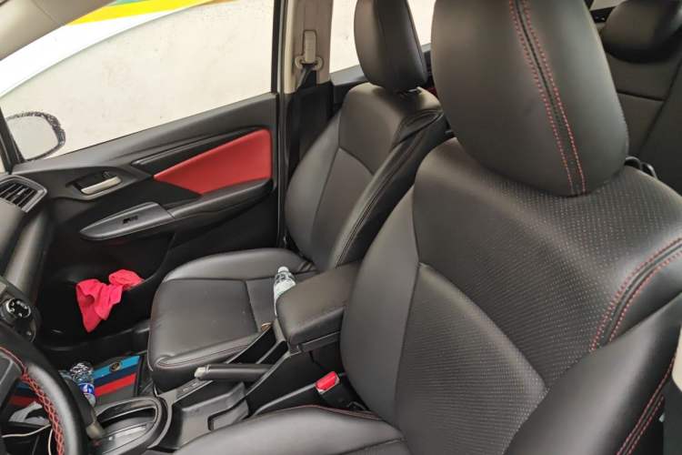 Used Honda Fit 2014 1.5L SE CVT Fashion Model Left Front Seat