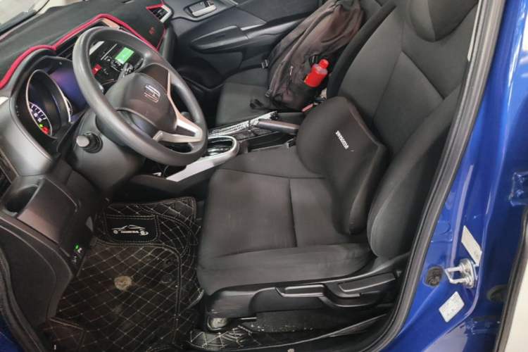Used Honda Fit 2014 1.5L SE CVT Fashion Model Left Front Seat