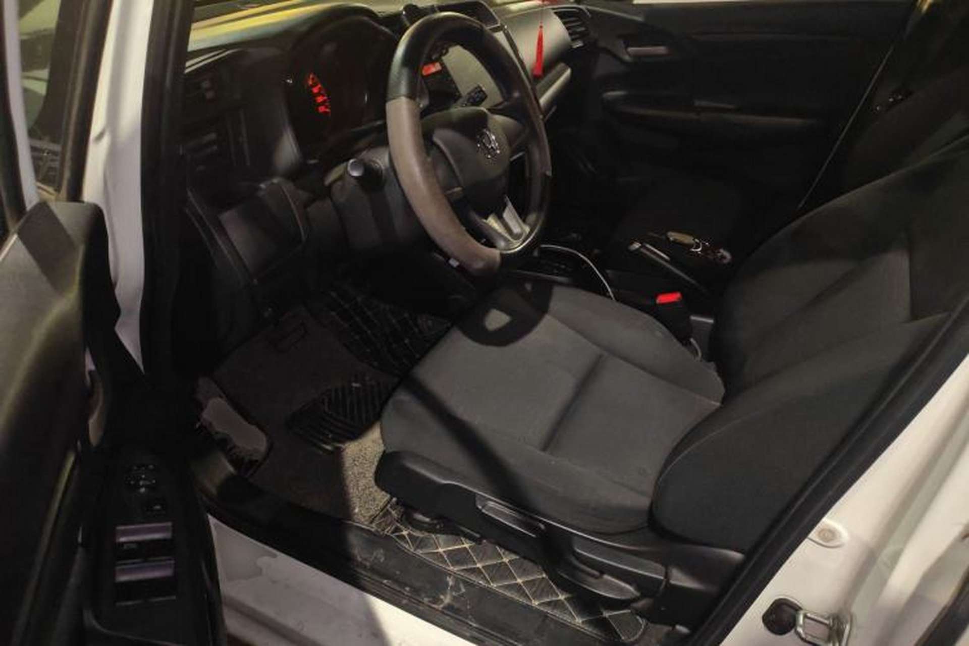Used Honda Fit 2014 1.5L LX CVT Comfort Model Left Front Seat