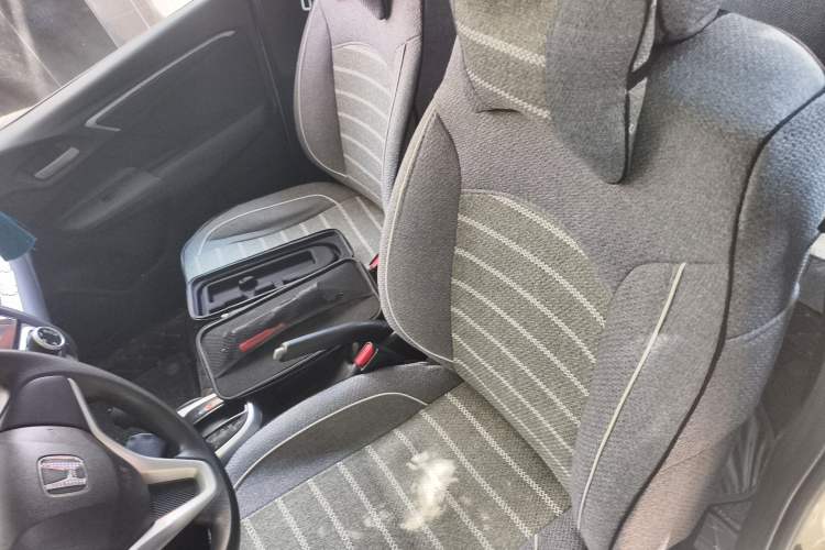 Used Honda Fit 2014 1.5L SE CVT Fashion Model Left Front Seat