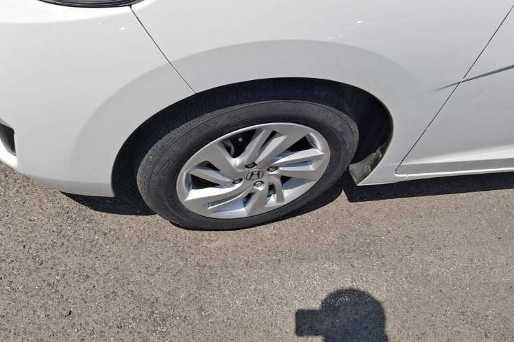 Used Honda Fit 2014 1.5L EX CVT Elite Model Left Front Wheel Hub