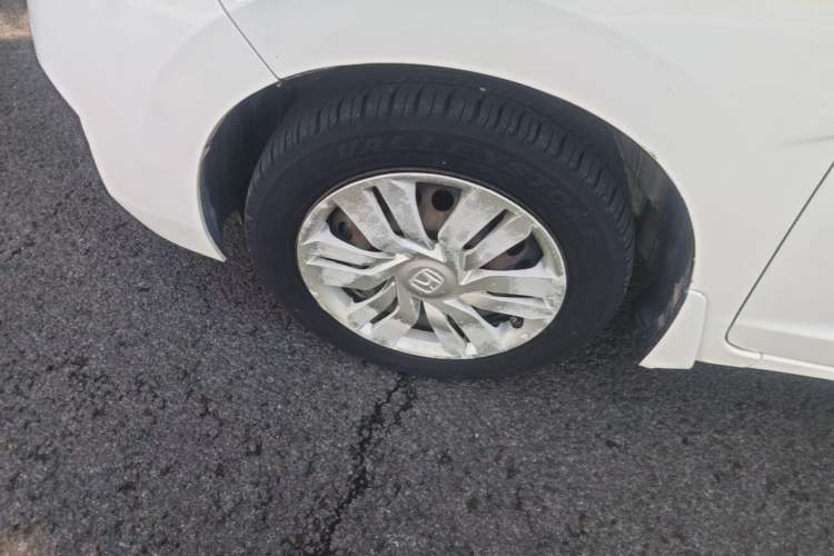 Used Honda Fit 2014 1.5L LX CVT Comfort Model Left Front Wheel Hub
