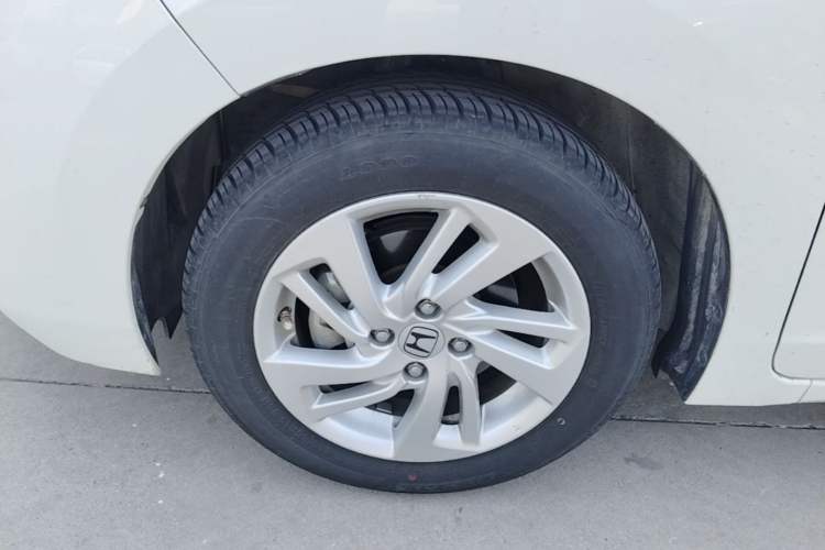 Used Honda Fit 2014 1.5L SE CVT Fashion Model Left Front Wheel Hub