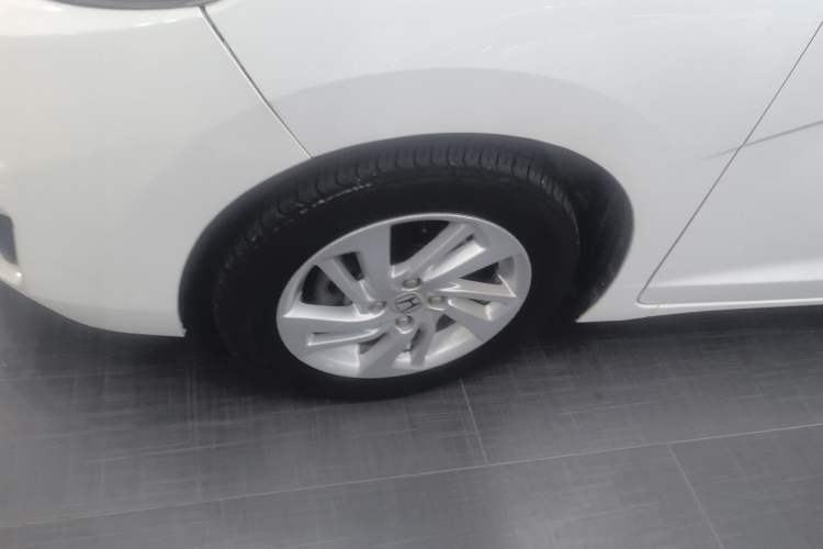 Used Honda Fit 2014 1.5L SE CVT Fashion Model Left Front Wheel Hub