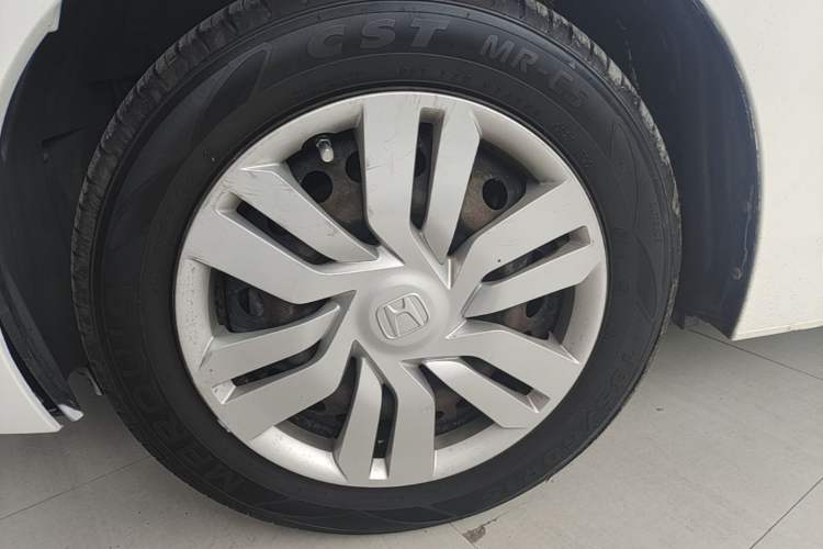 Used Honda Fit 2014 1.5L LX CVT Comfort Model Left Front Wheel Hub