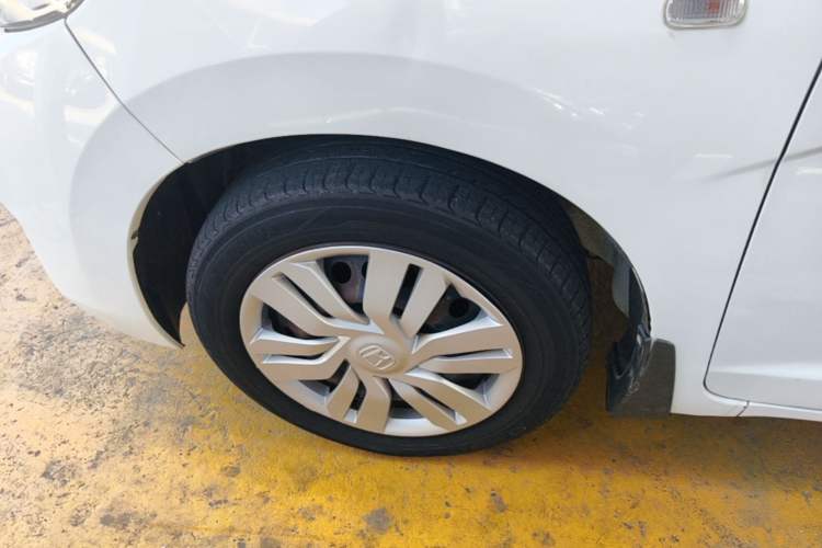 Used Honda Fit 2014 1.5L LX CVT Comfort Model Left Front Wheel Hub