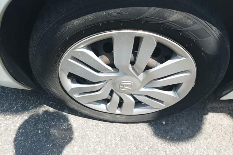 Used Honda Fit 2014 1.5L LX CVT Comfort Model Left Front Wheel Hub
