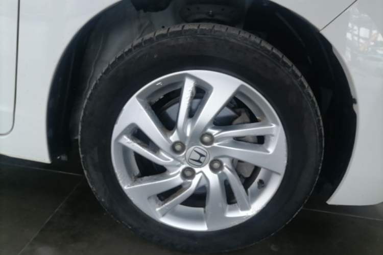 Used Honda Fit 2014 1.5L SE CVT Fashion Model Left Front Wheel Hub