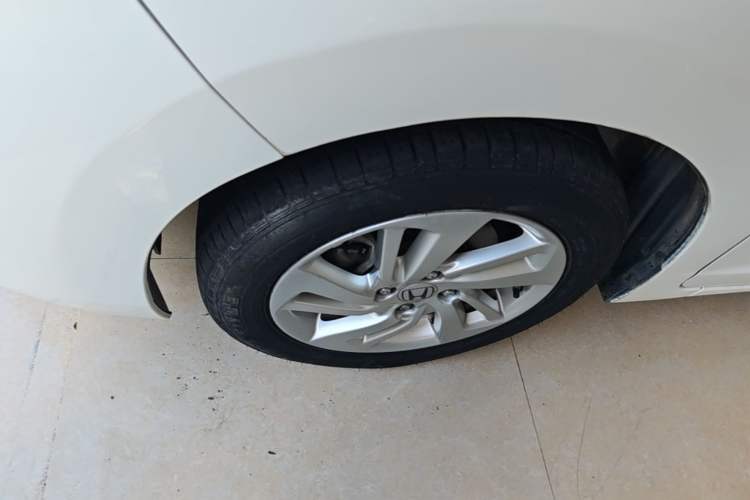 Used Honda Fit 2014 1.5L SE CVT Fashion Model Left Front Wheel Hub