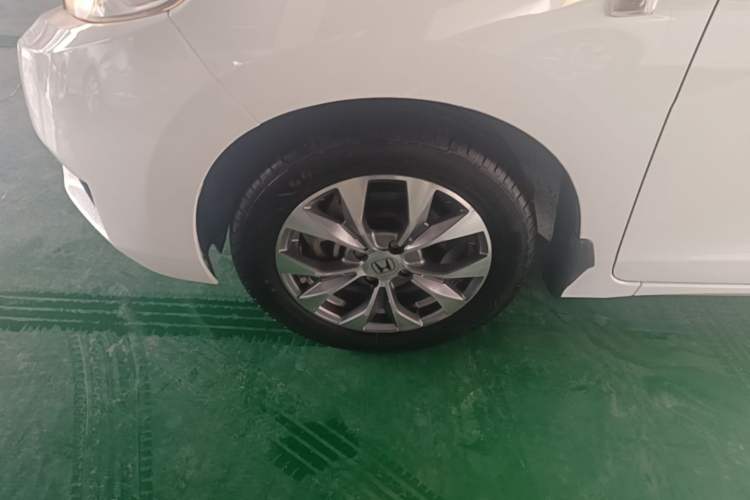 Used Honda Fit 2014 1.5L LX CVT Comfort Model Left Front Wheel Hub