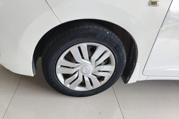 Used Honda Fit 2014 1.5L LX Manual Comfort Model Left Front Wheel Hub