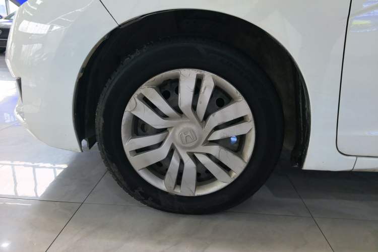 Used Honda Fit 2014 1.5L LX CVT Comfort Model Left Front Wheel Hub