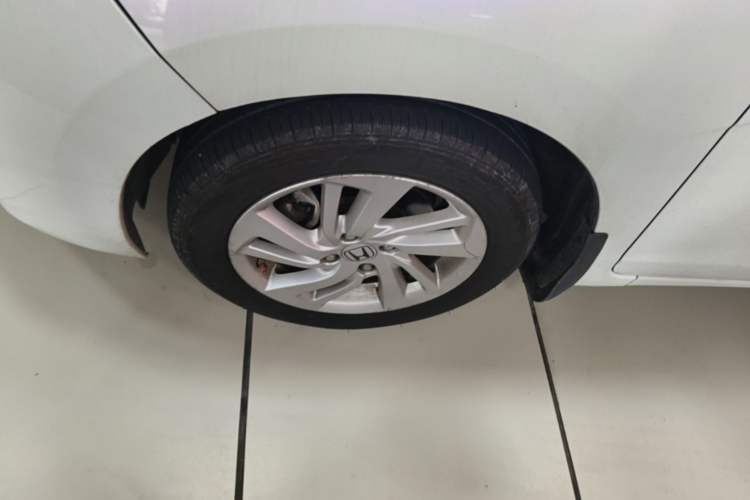 Used Honda Fit 2014 1.5L SE CVT Fashion Model Left Front Wheel Hub