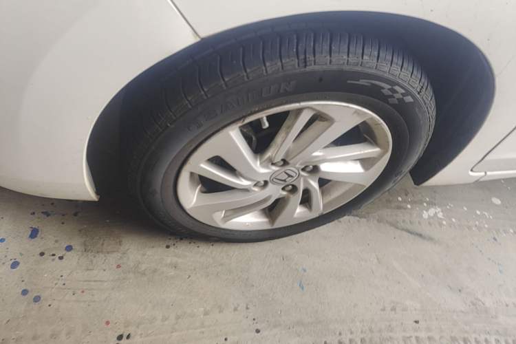 Used Honda Fit 2014 1.5L SE CVT Fashion Model Left Front Wheel Hub