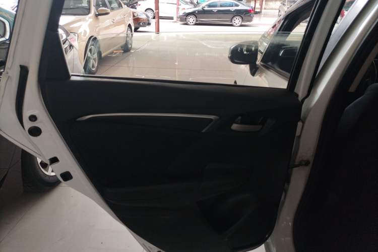 Used Honda Fit 2014 1.5L SE CVT Fashion Model Left Rear Door Interior